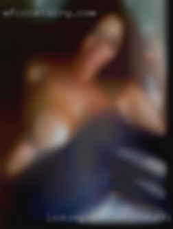 Looking to make new friends/ pussy in forties friend.